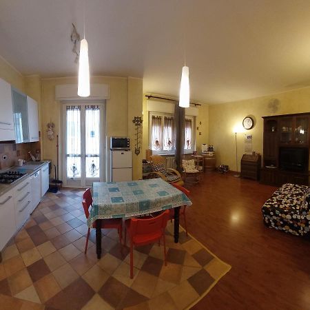 Asti Lovely Apartment المظهر الخارجي الصورة
