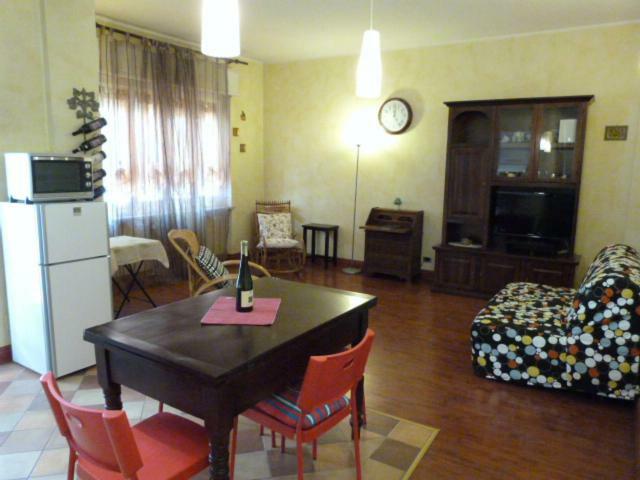 Asti Lovely Apartment المظهر الخارجي الصورة